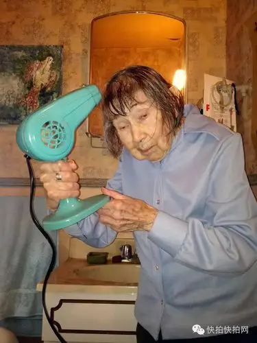 卡什 | 东松照明 | 玛丽·艾伦·马克 | 马丁·