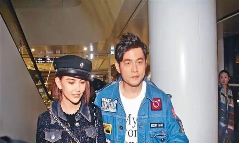 众所周知,王俊凯喜欢周杰伦,是一位备受瞩目的追星族.