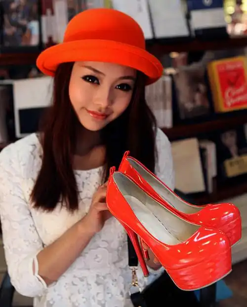 新款时尚漆皮厚底防水台细跟夜店超高跟鞋 - 痴情大美女迷恋高跟鞋