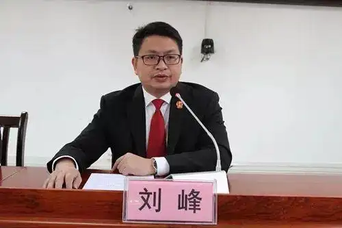 该院党员干警韦青霞和黄俊淇两位同志也分别就"不忘初心,牢记使命"