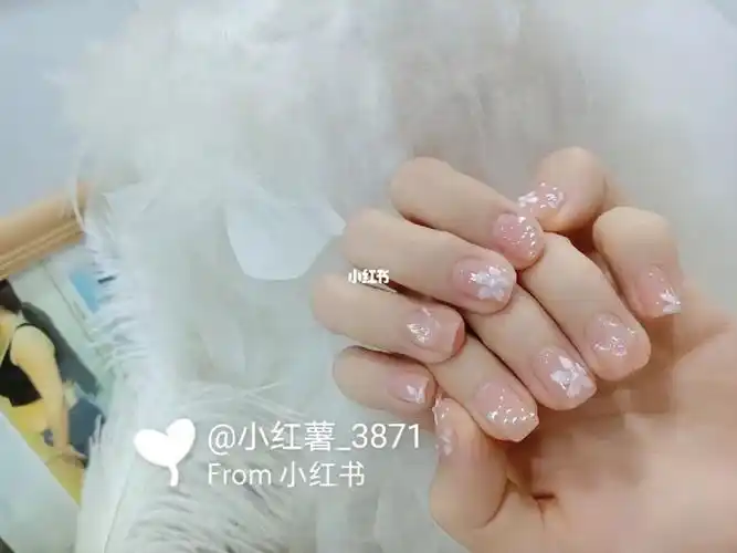 清透系短款小清新美甲风