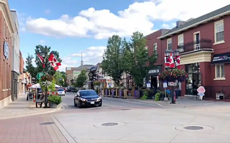 多伦多北面小镇纽马克特newmarket城区游记