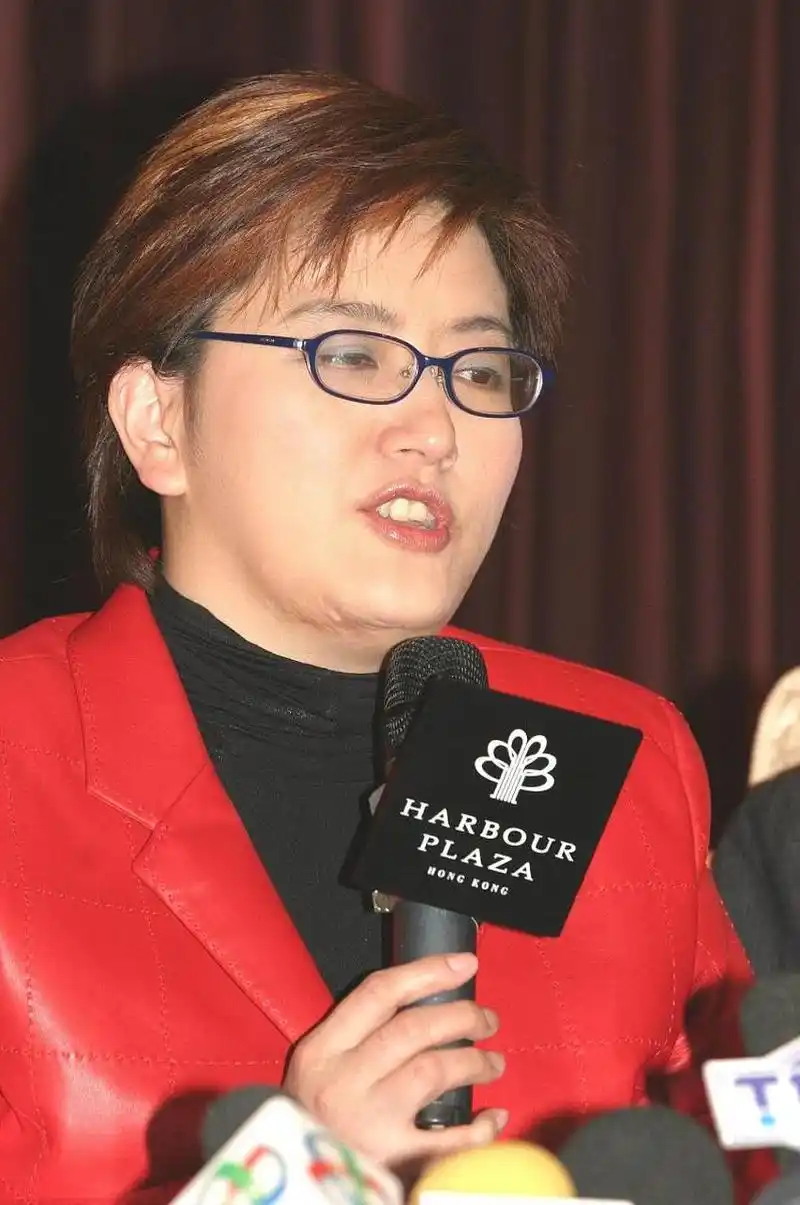 中医故事 2002年,香港凤凰卫视女主持人刘海若,在英国伦敦发生事故