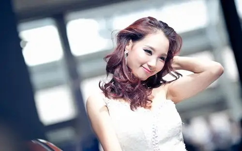 广州车展性感美女电脑桌面壁纸