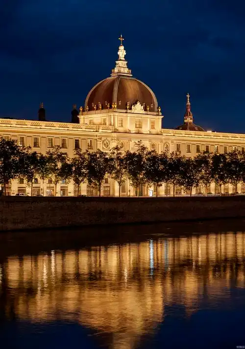 国外酒店设计案例:走近法国里昂酒店,感受宫殿级建筑的历史以及情感!