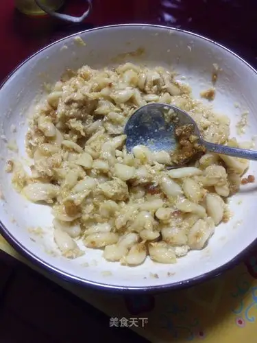 酥油面疙瘩(藏语:粑扎莫古)