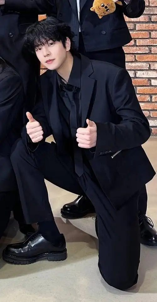 240215【推特】官推更新昇玟相关  [skz-behind92]  迎接 2024 新年