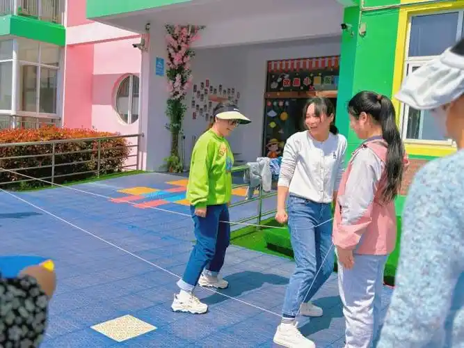 马湾中心幼儿园组织开展户外游戏活动专题培训