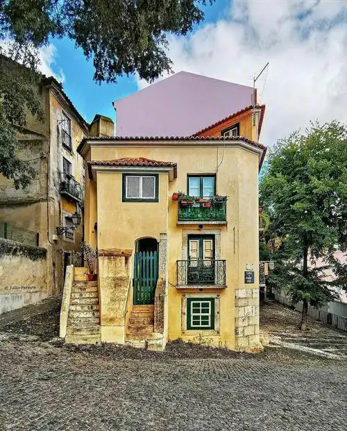 欧洲老城的艺术感90马卡龙色系的小房子