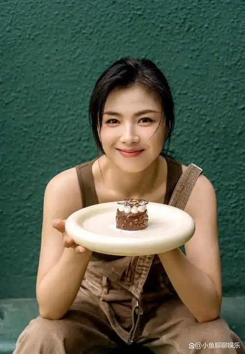 7月12日是演员刘涛的45岁生日,零点一到,工作室准时卡点为老板庆生