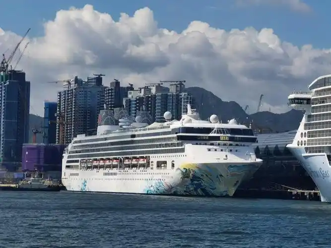 【名胜世界壹号】庆祝三亚首航 从香港出发每两周展开 2/3 晚三亚邮轮