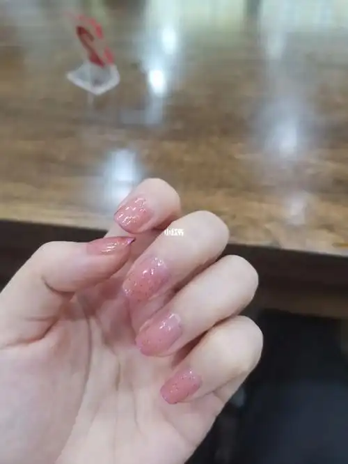 自己涂的指甲油