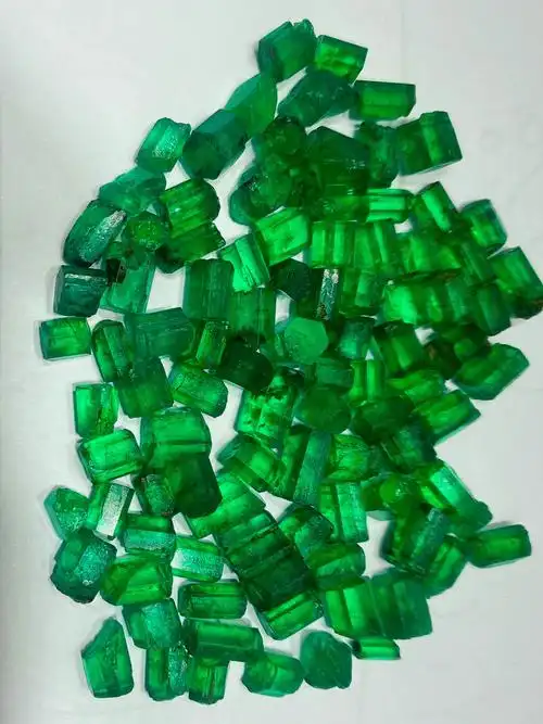 高品质阿富汗祖母绿原石接受预约订制切割