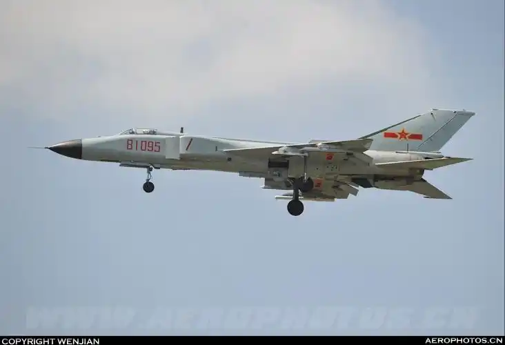 歼-8d- 航空摄影图库(www.aerophotos.com)