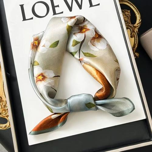 桃花真丝桑蚕丝小方巾丝巾女春秋夏季护颈饰围脖子妈妈纱巾薄围巾