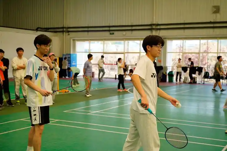 信息学院成功举办信青杯羽毛球比赛