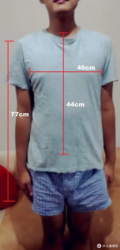 本人上身参数,臂长取肩膀顶端到指尖的长度77cm,胸围就是穿薄t恤不是