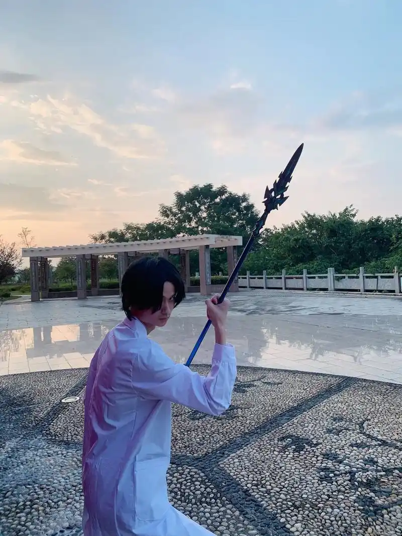 "什么风还要本公子亲自来抽." #唐三 #蓝银霸王枪 #斗罗 - 抖音