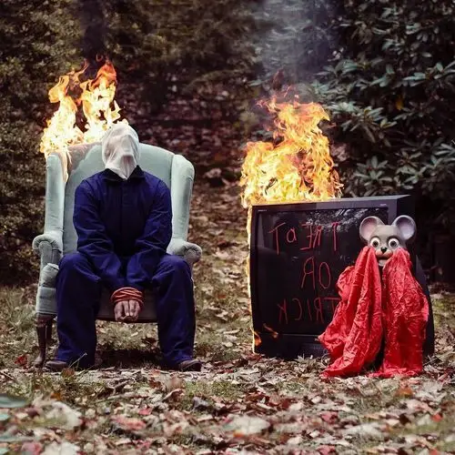 恐怖片看多了不要紧,但拍照片出来吓人就有点不对了!