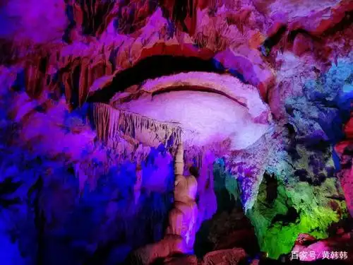 南宁伊岭岩—广西壮乡风情游