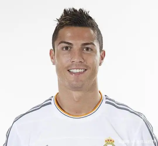 乔治娜的编发最亮眼,盘点c罗历年发型