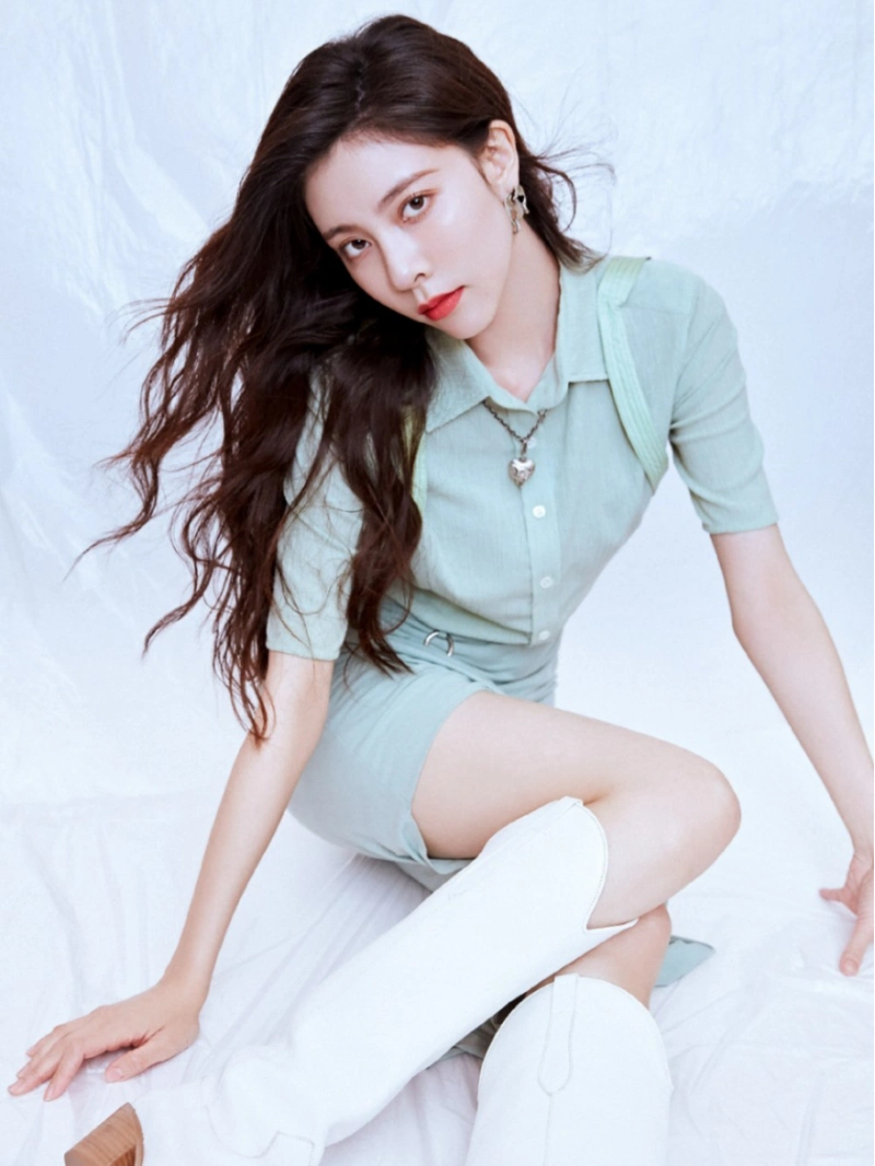 宋妍霏hold得住御姐范也能走小清新风穿薄荷绿衬衫裙超美