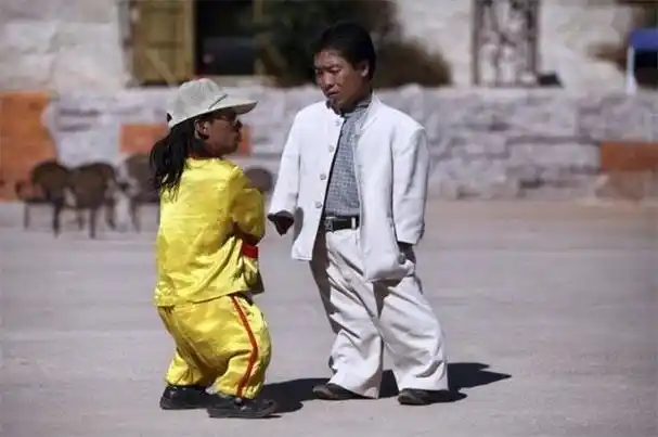 中国的"小矮人村",居民平均高度不超过一米三!