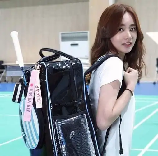 这位喜欢上羽毛球的美女模特突然火了感觉我又恋爱了