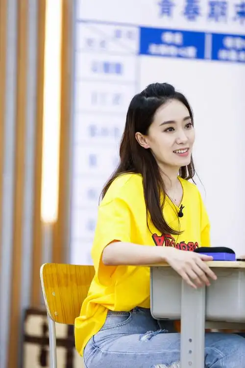 《青春同学会》喜迎新生 张小斐欢乐报到