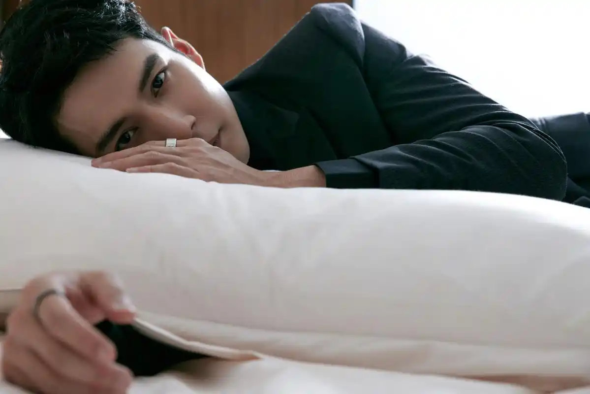 韩东君西装写真[小红花]