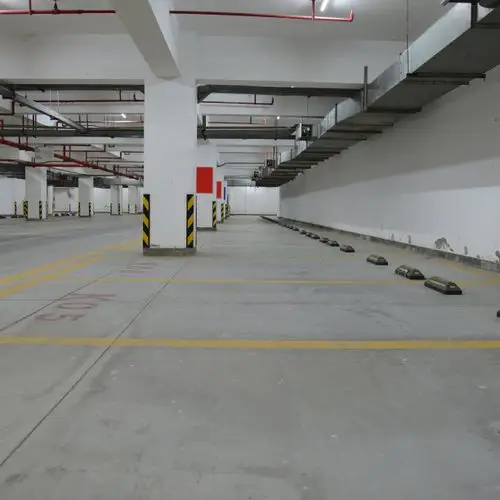 关于新辉华府小区地下停车场收费问题