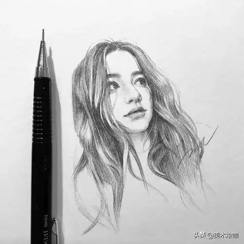 他笔下的素描人物,清新怡人,让人忍不住多看几眼!