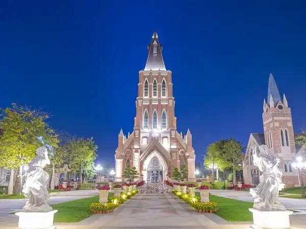 步行可至恒大海花岛旅游度假区海南海花岛欧堡酒店亲子房2晚含双早