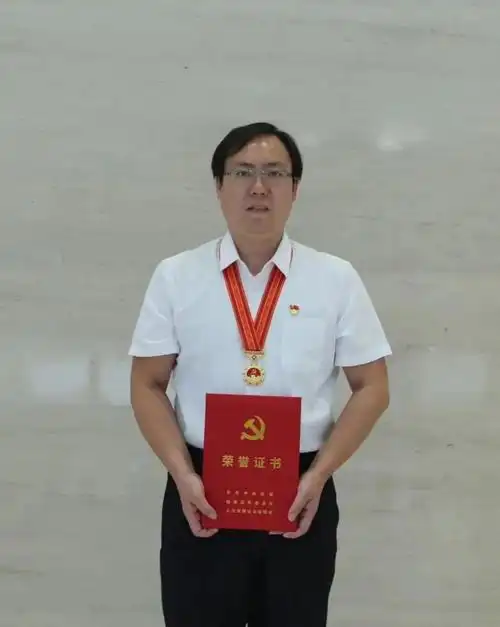 委第三监督检查室办理,刚到市纪委监委机关工作不久的史会勇成为专案