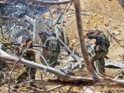 叙利亚战场的第一人自拍完爆战争大片,中国造武器也亮相