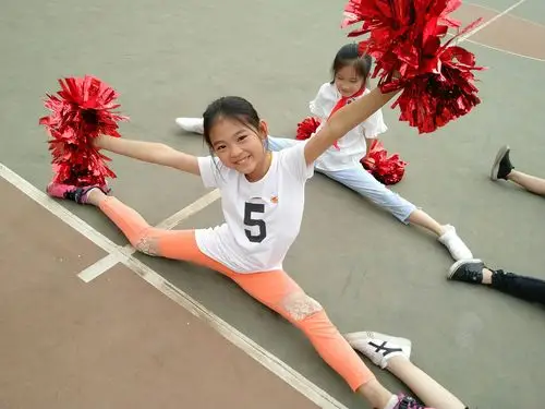 活力啦啦操社团 欢迎你的到来.