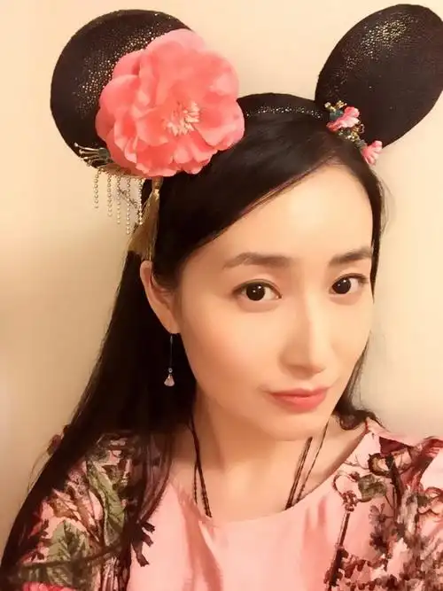 扮演者鲍逸琳现状曝光倚天屠龙记里的杨不悔现在变成这样了