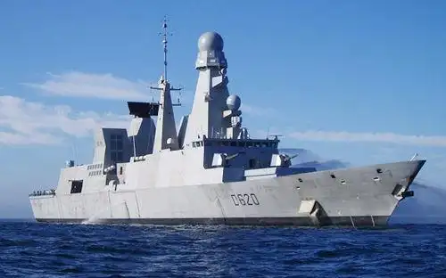 2005年3月10日,法国首艘"地平线"级驱逐舰"福尔宾"(forbin)号在法国