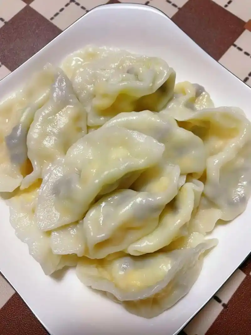 韭菜鸡蛋水饺,好吃莫过饺子!韭菜饺子就是一个字鲜,具体做法分 - 抖音