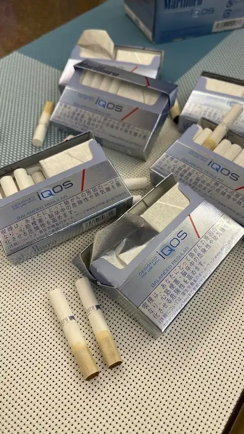 一直给家人找这个万宝路的烟弹没找到结果今天别人送了一条正开心着