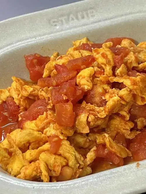 无限续米饭的西红柿炒鸡蛋