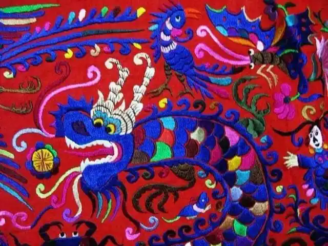 苗族服饰|万物同源,纹饰里普世价值下的命运共同体