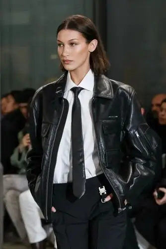 女生打领带那才叫大写的帅