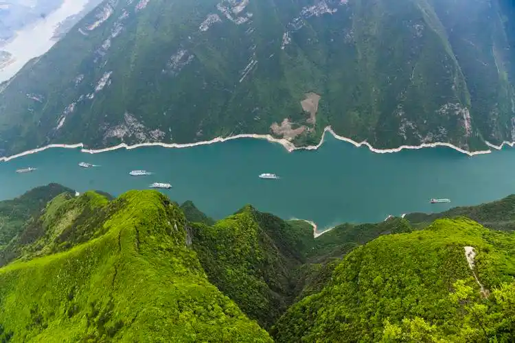 瞿塘峡美景如画