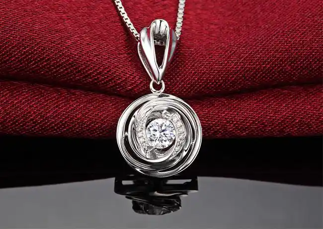 18k白 30分 钻石吊坠