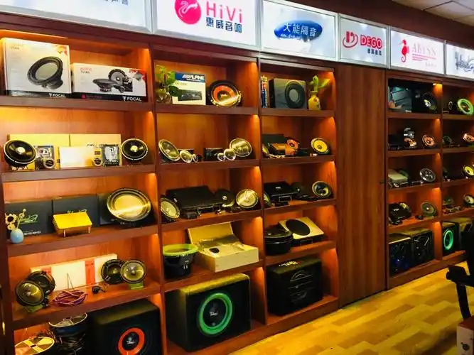 亲体好声音走进韶关慧声专业汽车音响改装店