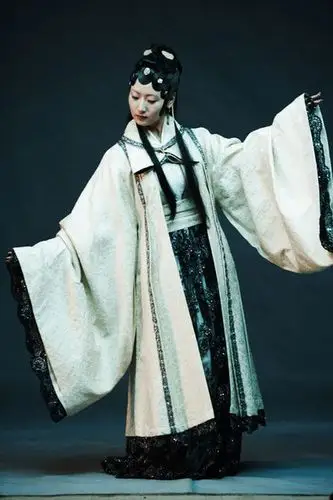 大宝钗(白冰饰)