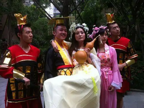 左起:小同,陶陶,诸笑笑,小特务,徐梦桥在排练