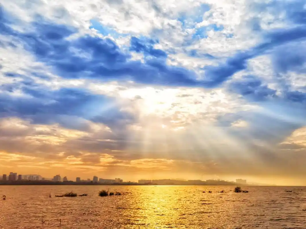 宝贝放在瓦器里才能发出光来