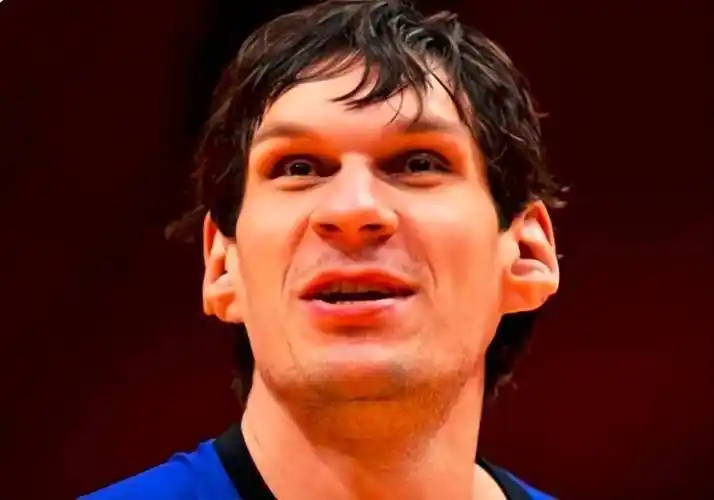 河升镇这哥们当年号称韩国第一中锋,结果被姚明打得怀疑人生.